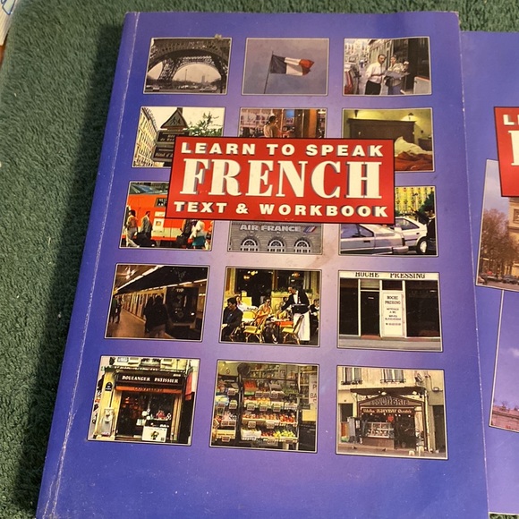 Bundle of five paperback, French language and dictionary resources - Picture 2 of 6